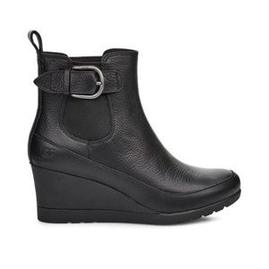 UGG Black Arleta